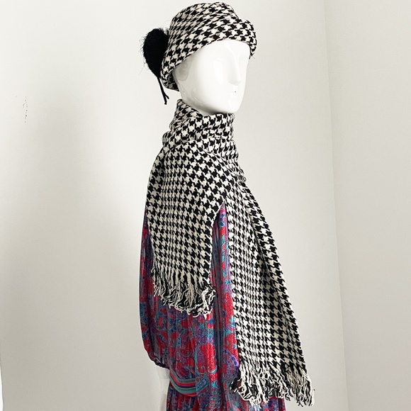 Vintage Adolfo Hat & Scarf Set 2pc Black & White Houndstooth Knit Fringe Rare - Picture 5 of 15